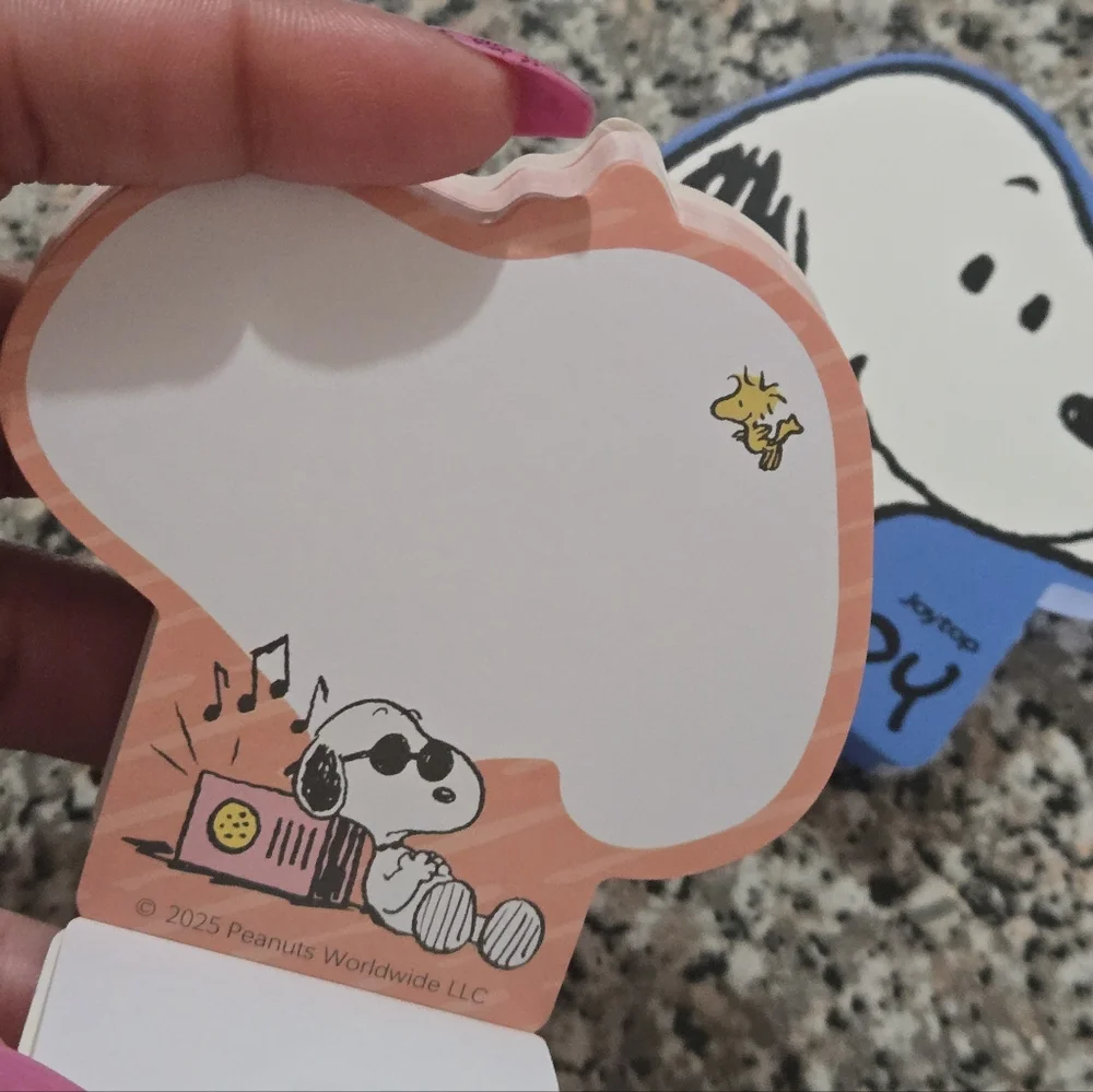 Peanuts: Snoopy Notepad - Red Or Blue